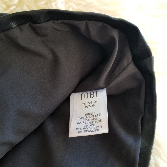 Set It Off TOBI Faux Leather Skirt in Black - Picture 11 of 16